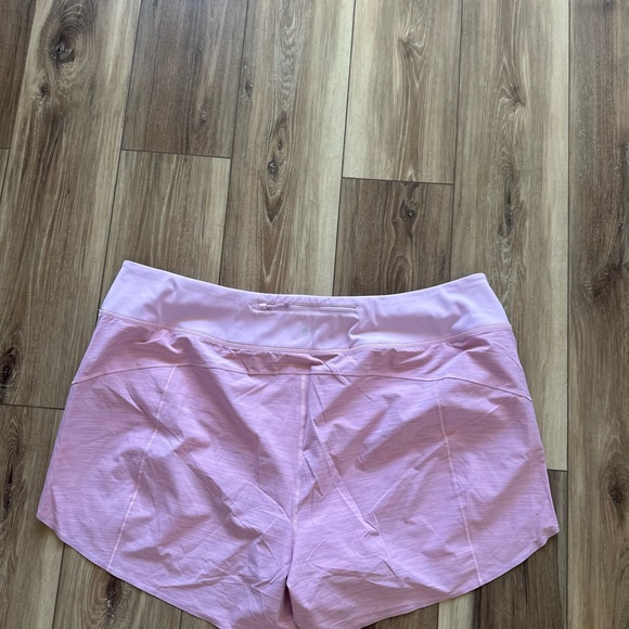 Athleta Womens run with it textured 3.5” shorts size 3X NWT - Picture 7 of 7